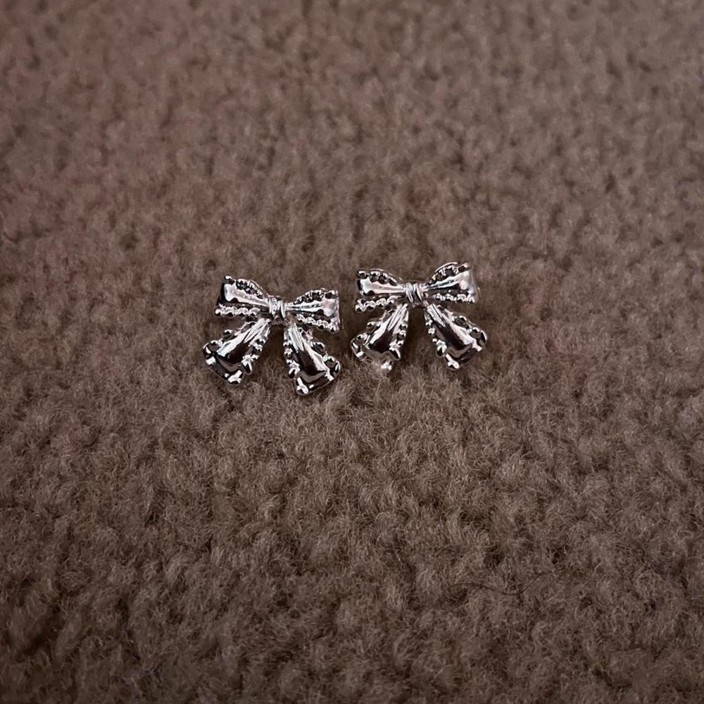 Coquette bow earrings!!